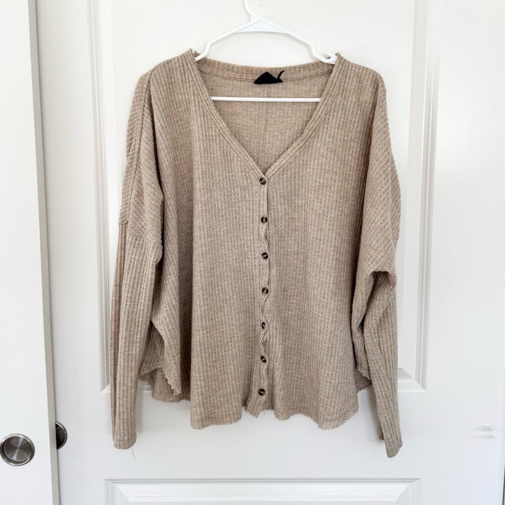 Out From Under Jojo Oversized Thermal Button-Front Top Medium - Picture 2 of 6